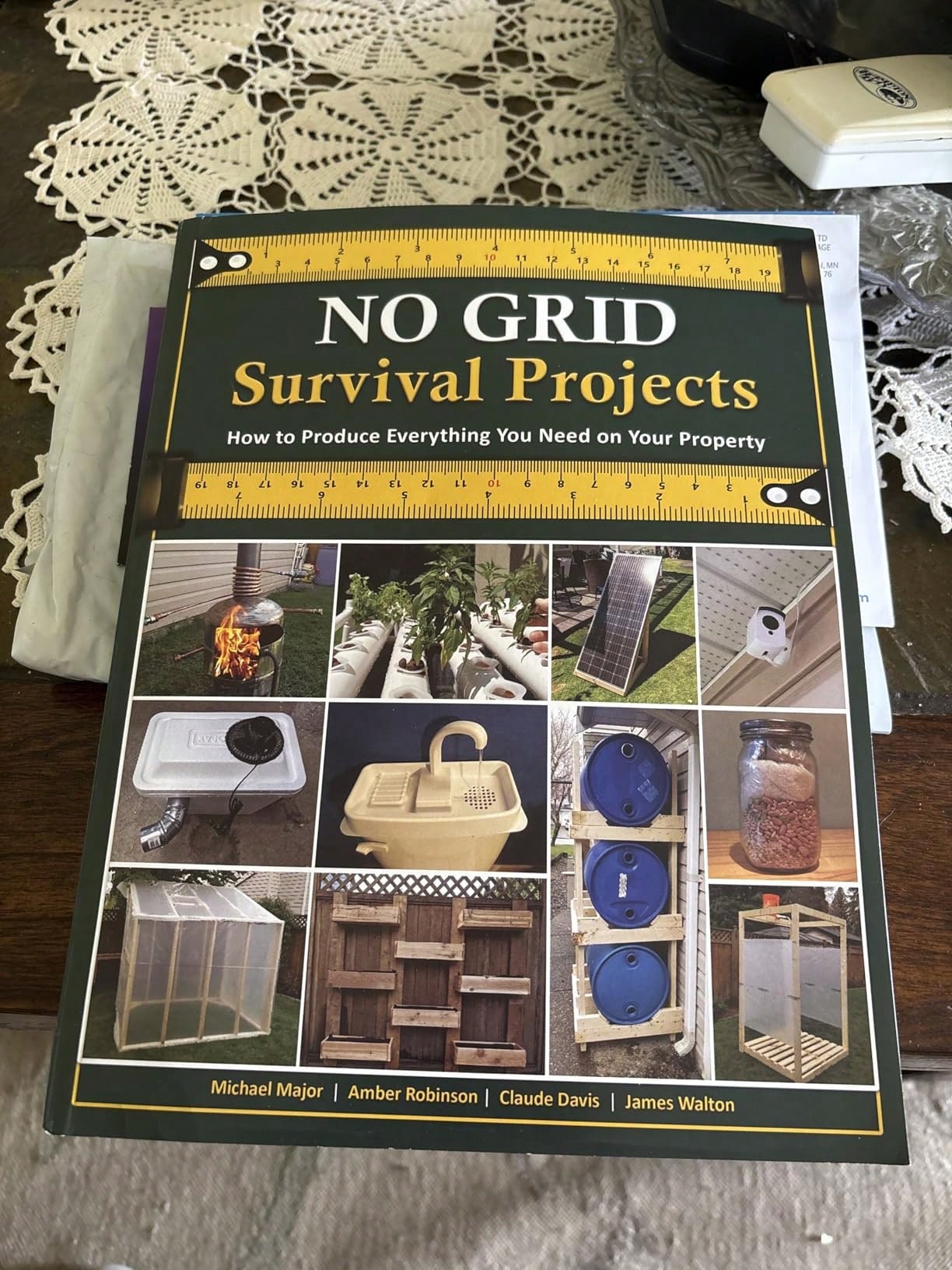 No Grid Survival Projects: Off Grid DIY Survival Projects Book, Self-Sufficient Living Emergency Preparedness Guide