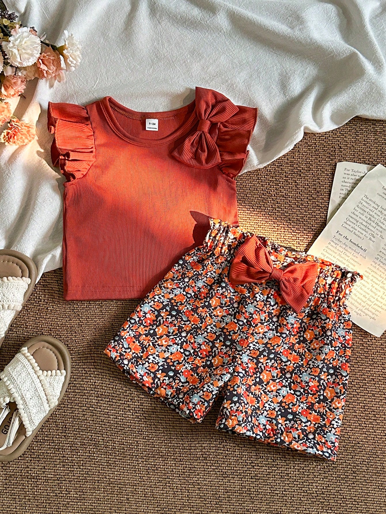 Playful Pals 0-3 Years Old Baby Girl 2-Piece Set  Elegant Bow Tie Ruffle Sleeve Top+Cinched Waist Shorts  Casual Vacation & Daily Wear Comfortable Matching Outfit