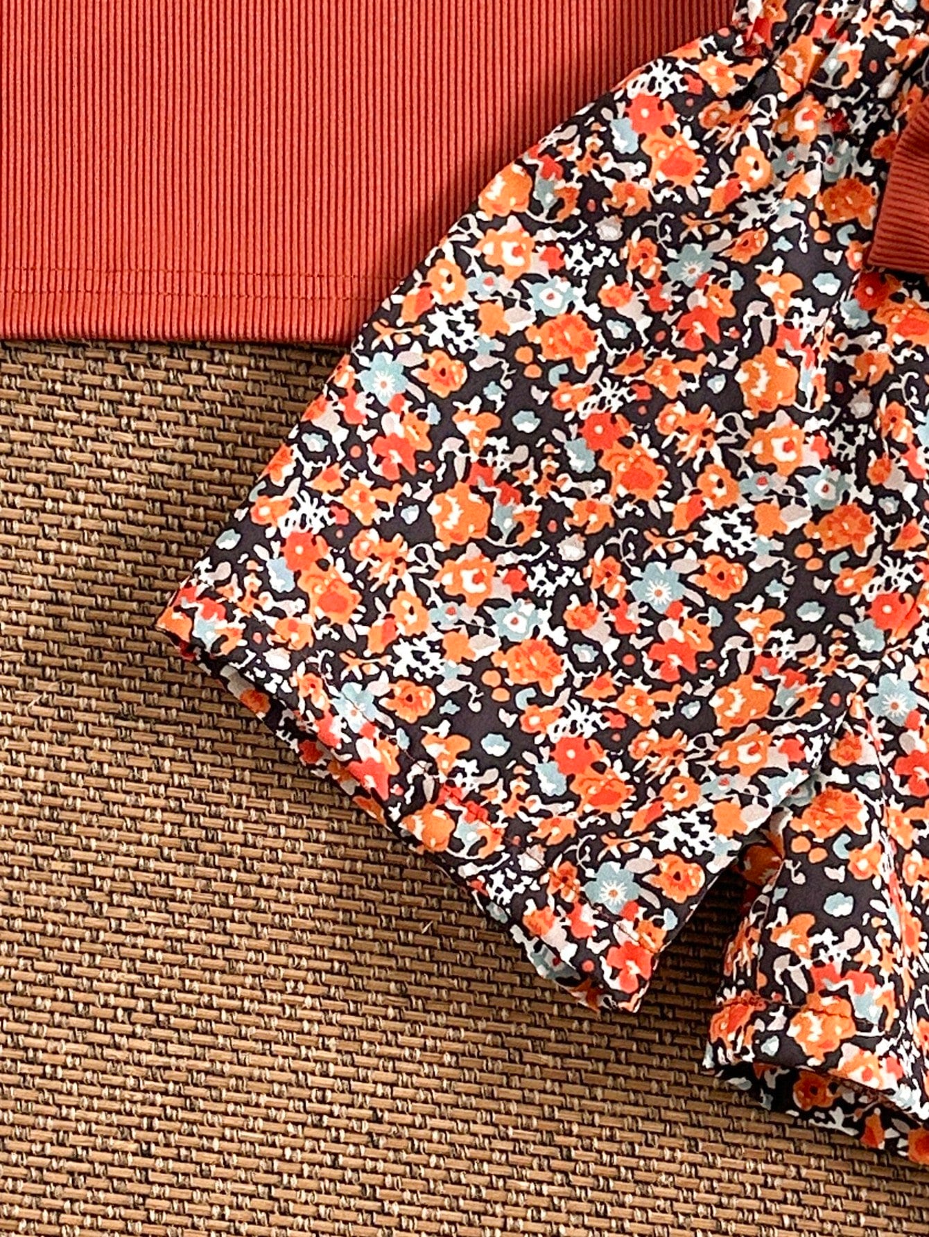 Playful Pals 0-3 Years Old Baby Girl 2-Piece Set  Elegant Bow Tie Ruffle Sleeve Top+Cinched Waist Shorts  Casual Vacation & Daily Wear Comfortable Matching Outfit