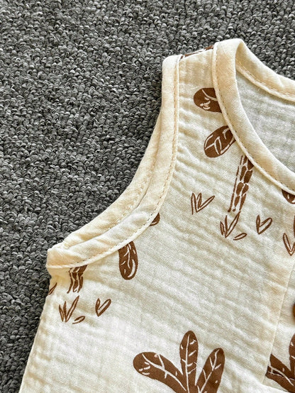 Playful Pals Baby Boys Summer White & Green Vibrant Playful Crocodile Print Sleeveless Tank Top & Shorts Set, Loose Comfortable Fit, Suitable For Daily Outings, School Activities, Family Gatheri