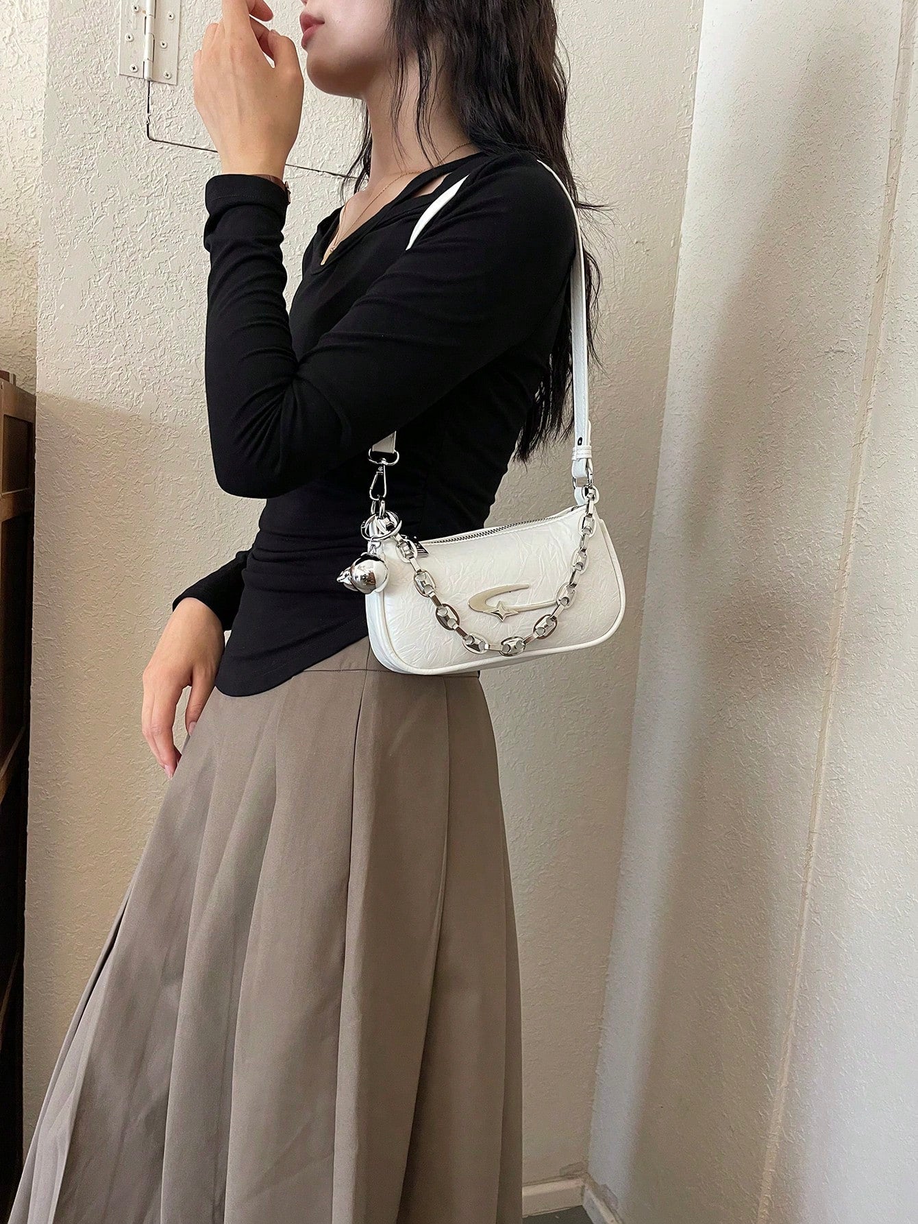 ROMWE Goth Fashion Personalized Women's Square Bag, Camera Bag, PU Material, Metal Star Decor, Sassy Style, Y2K Metallic Vibe, Work Commute