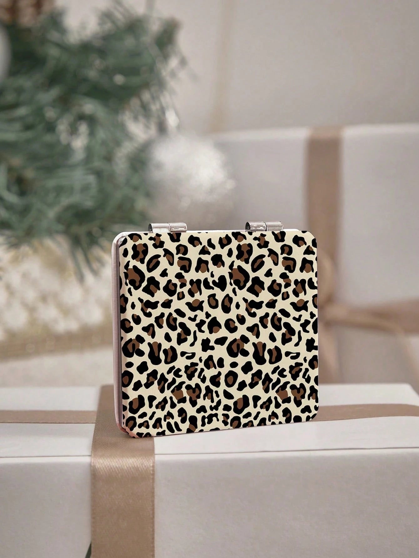 ROMWE Grunge Punk 1pc PU Leopard Print Double-Sided Folding Makeup Pocket Mirror, Portable, Creative Metal Mirror For Women/Students, Random Floral Pattern Design