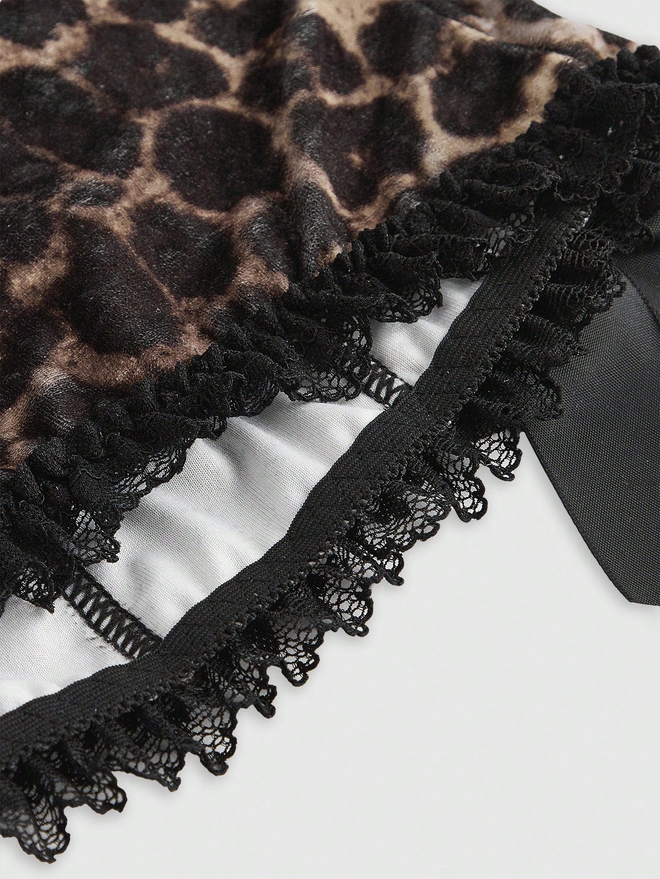 ROMWE J-Fashion Y2K Leopard Print Lace Patchwork Bow Decor Sexy Women Top