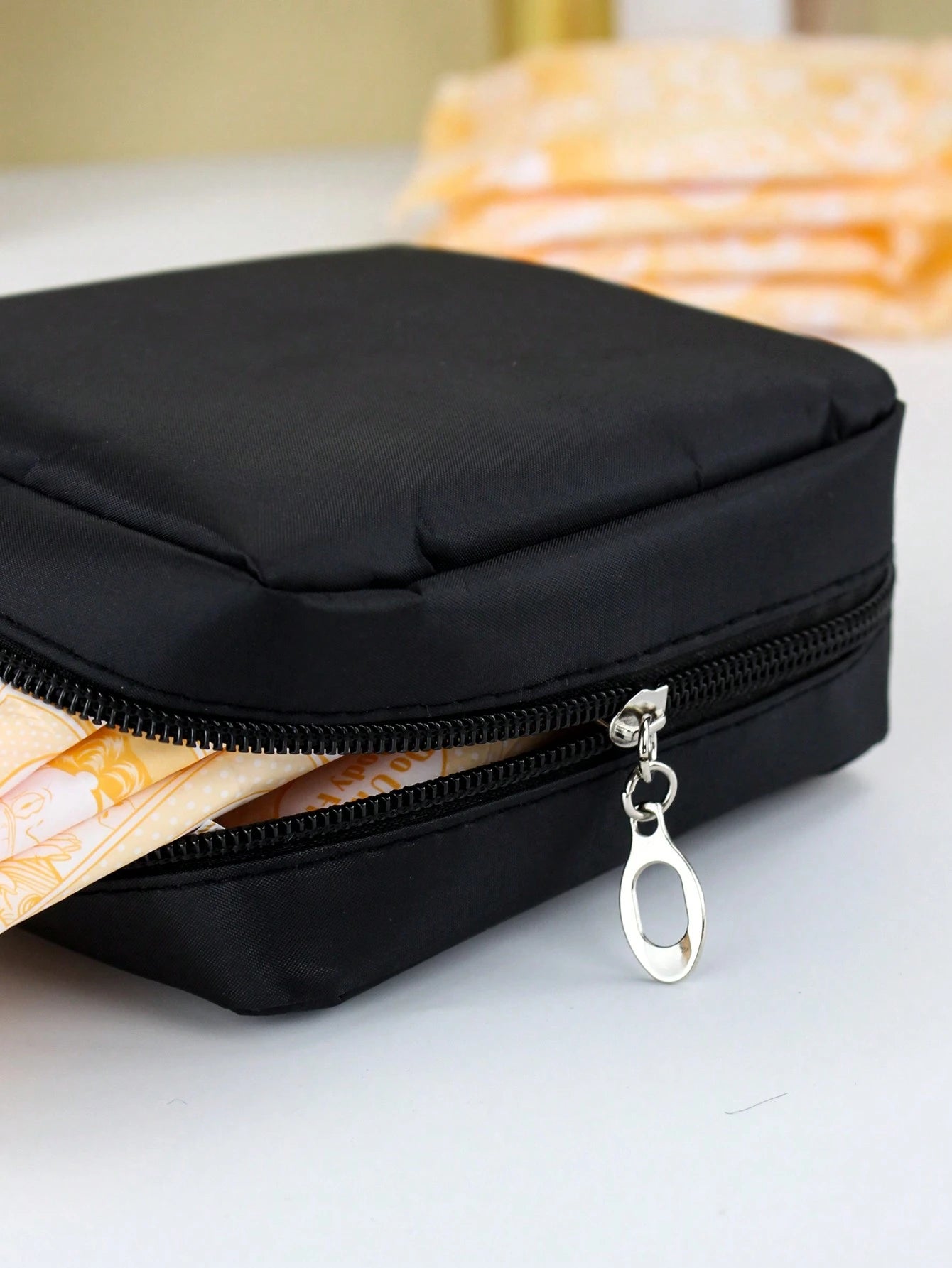 Simplicity Travel Makeup Bag, 1Pc Multifunctional Cosmetic Organizer Handbag Bath Shower Wallet Pouch Portable Cosmetics Brush Storage Clutch With Zipper Closure For Lipstick, Brush, Skincare, Mobile