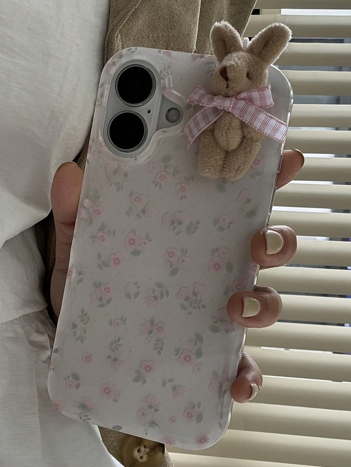 White Pink Rabbit Element Novelty Cases 1pc White Pink Rabbit Element Novelty Cases Youthful And Adorable Girl Floral White Classic Full-Coverage Soft Phone Shockproof Case With Three-Dimensional Pink