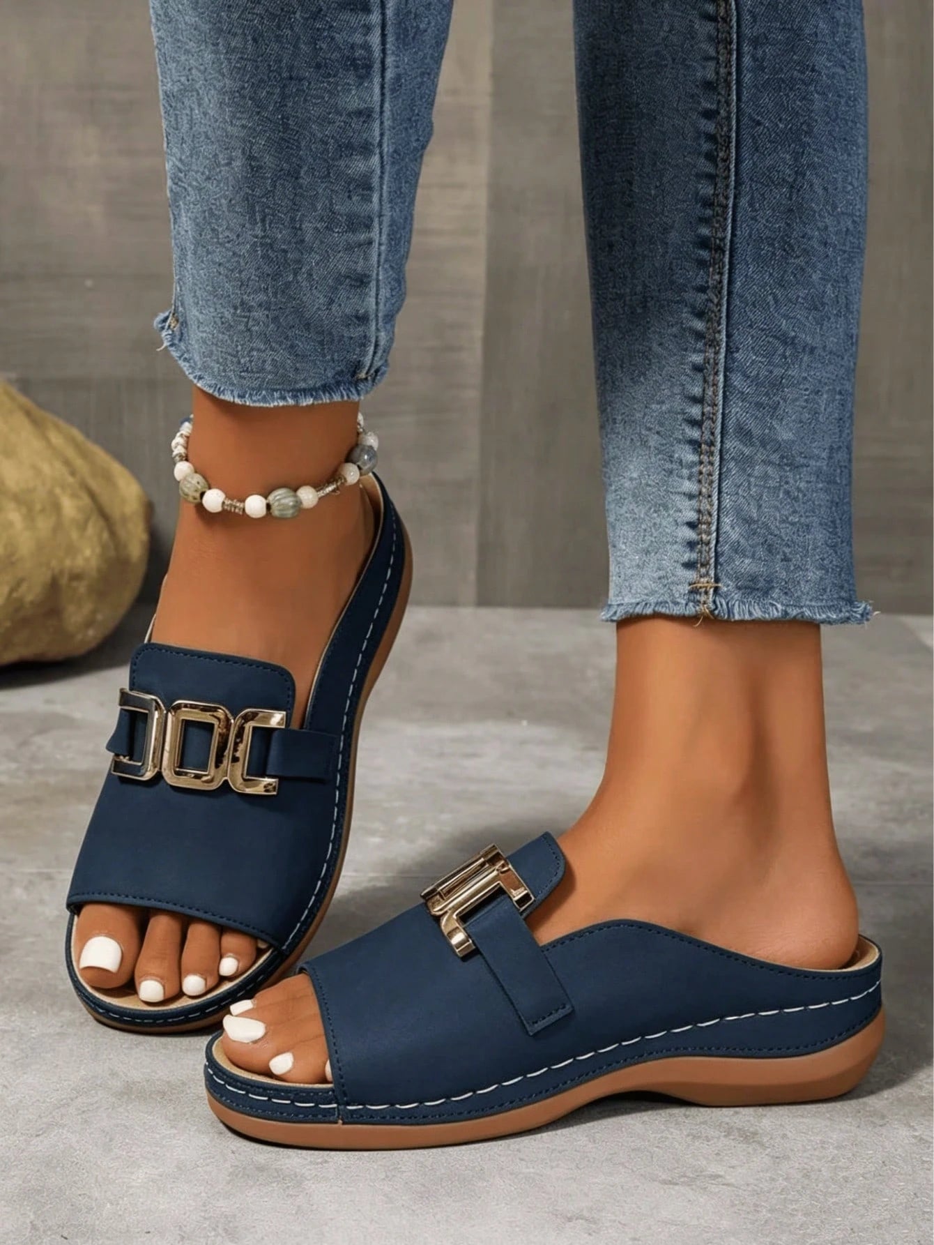 Women's Solid Color Wedge Sandals With Metal Chain Design,Open-Toe Platform Sandals,Outdoor Flat Sandals For Summer,Versatile Beach Shoes,Sandal Women